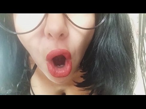 ❤️ Querida, a túa madrastra non te deixa ir hoxe á escola... necesitote demasiado... Super sexo en nós ❌❤
